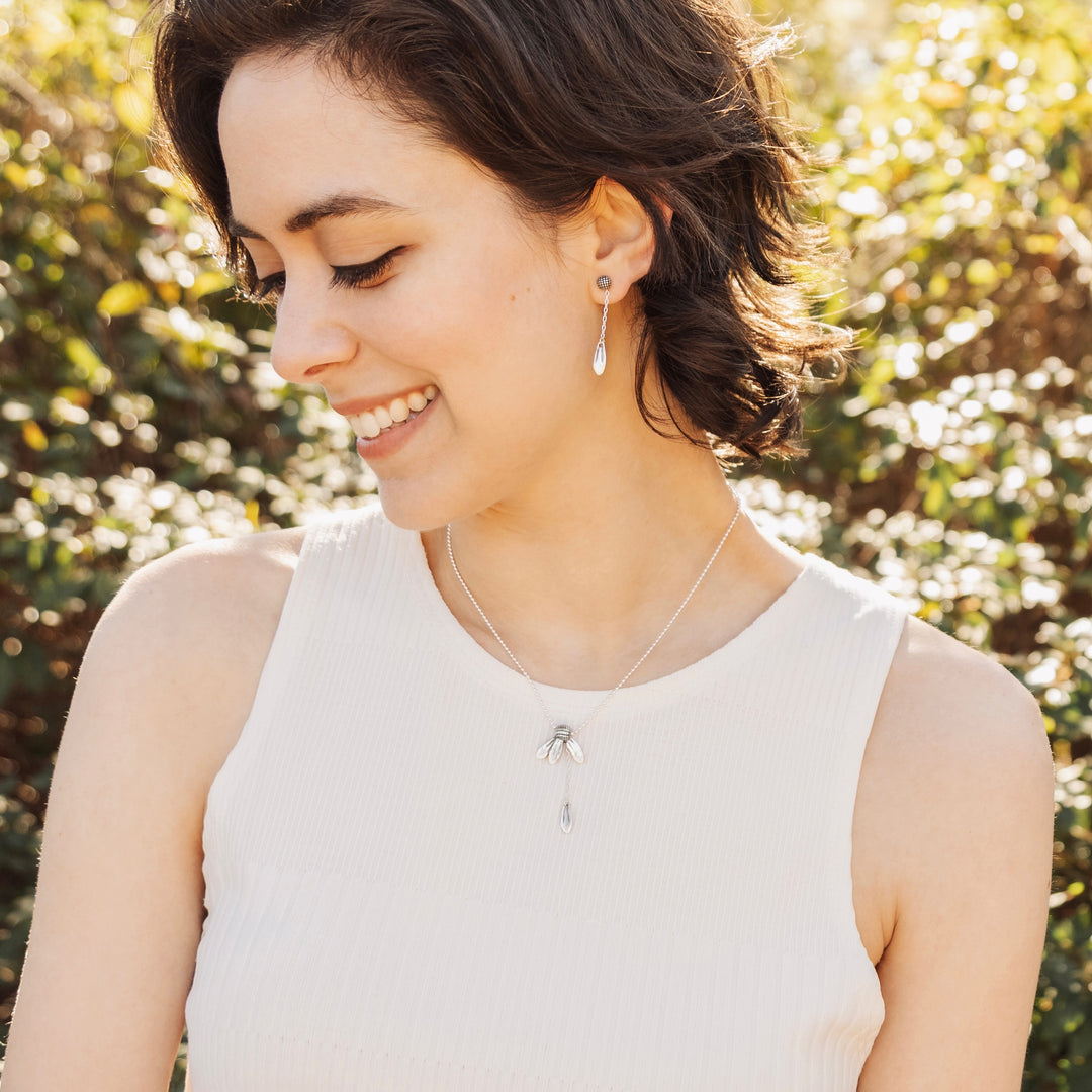 "Loves Me" Daisy Pendant