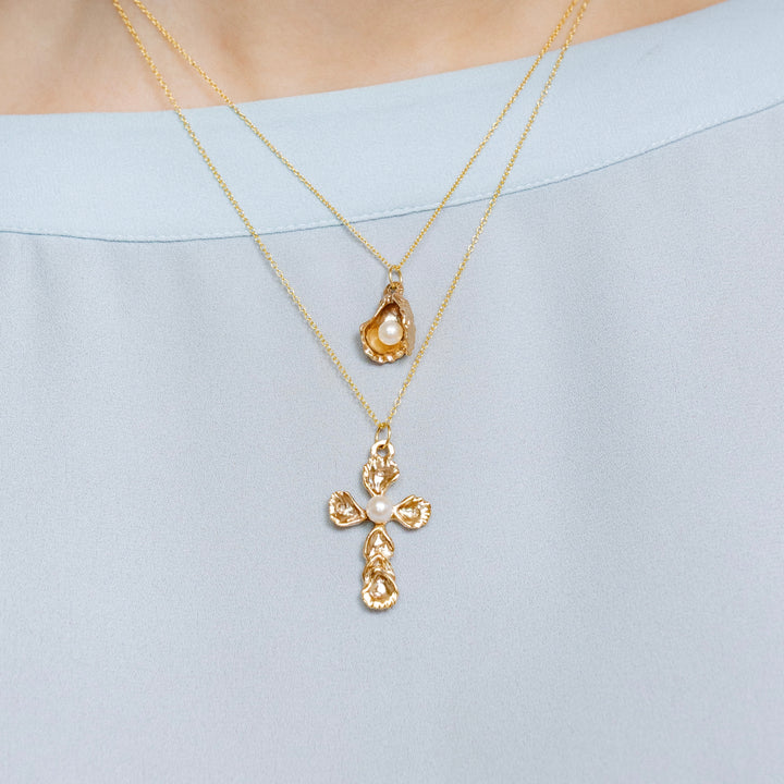 Bronze Peekaboo Oyster Pendant