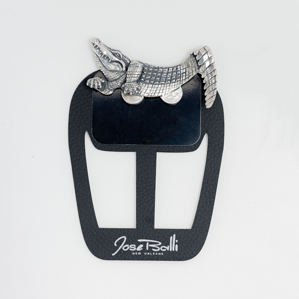 Full view of alligator pocket square with patented magnetic insert backing