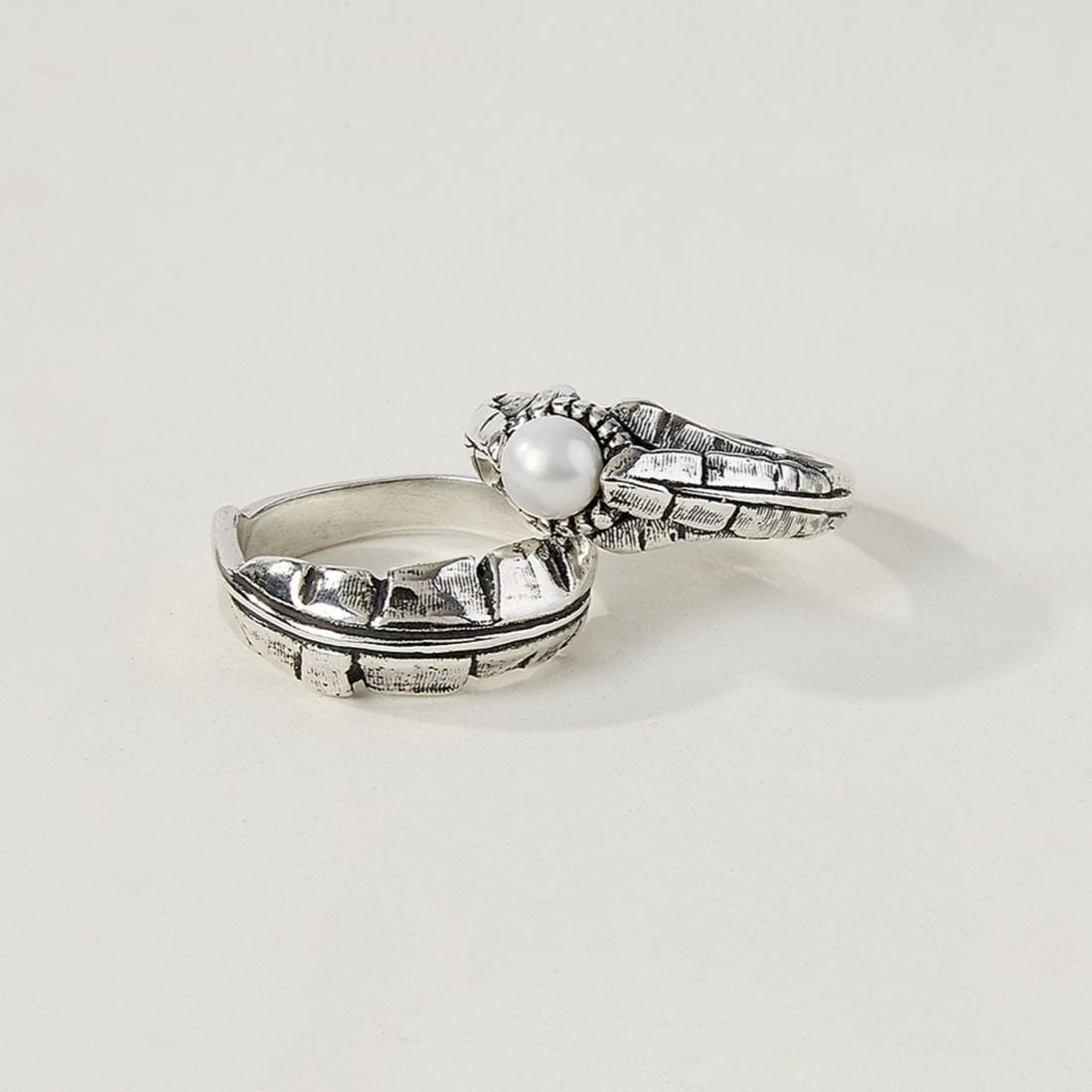 Banana Leaf Pearl Ring