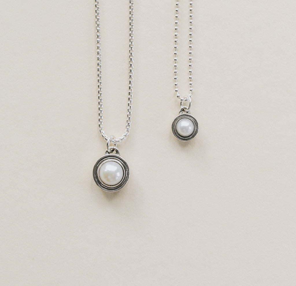 Deceaux Small Pearl Pendant