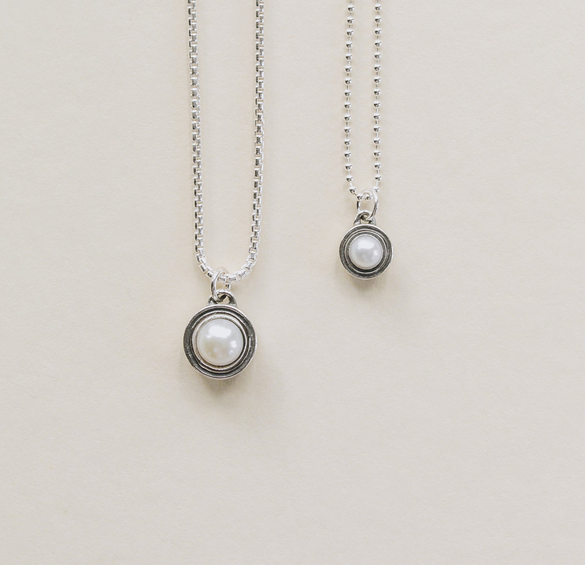 Deceaux Small Pearl Pendant