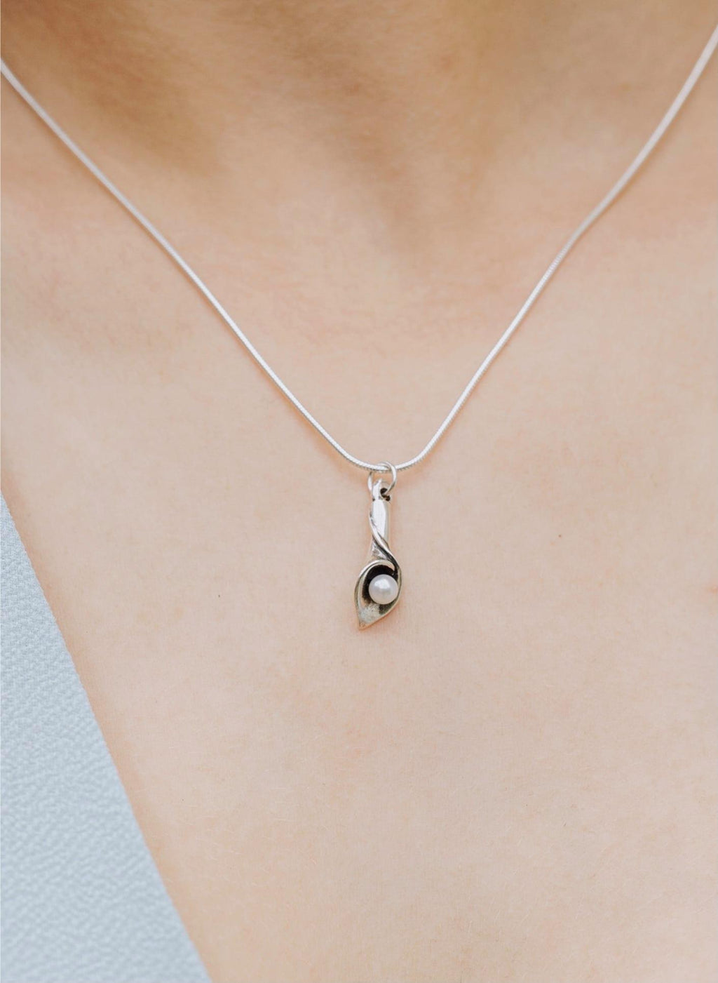 Calla Lily Pearl Pendant