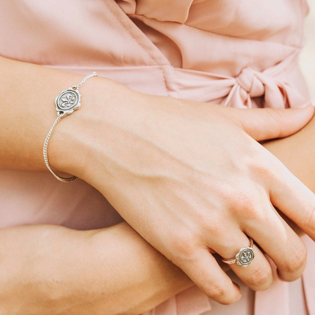Cachet Fleur de Lis Bracelet
