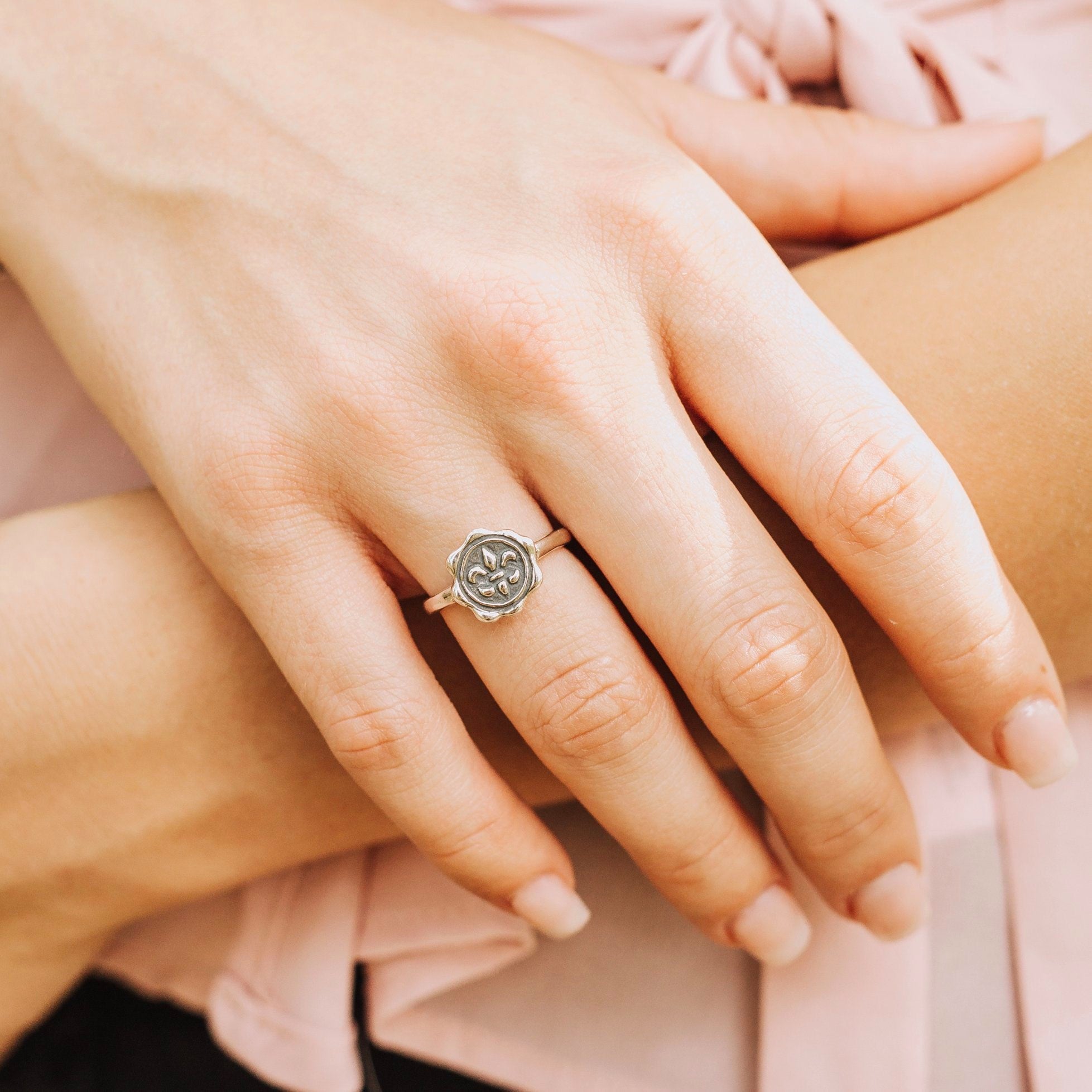 Cachet Fleur-de-Lis Ring