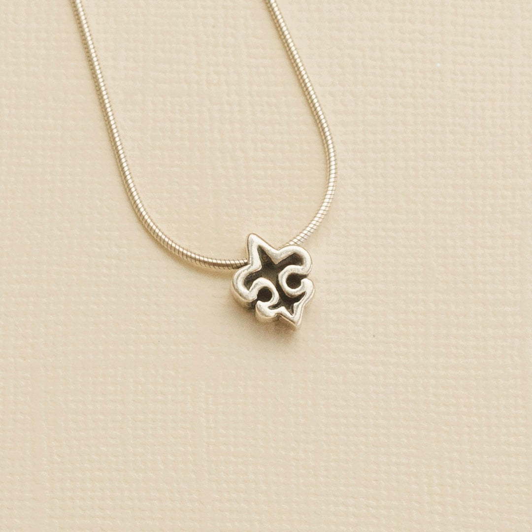 La Petite Fleur de Lis Pendant