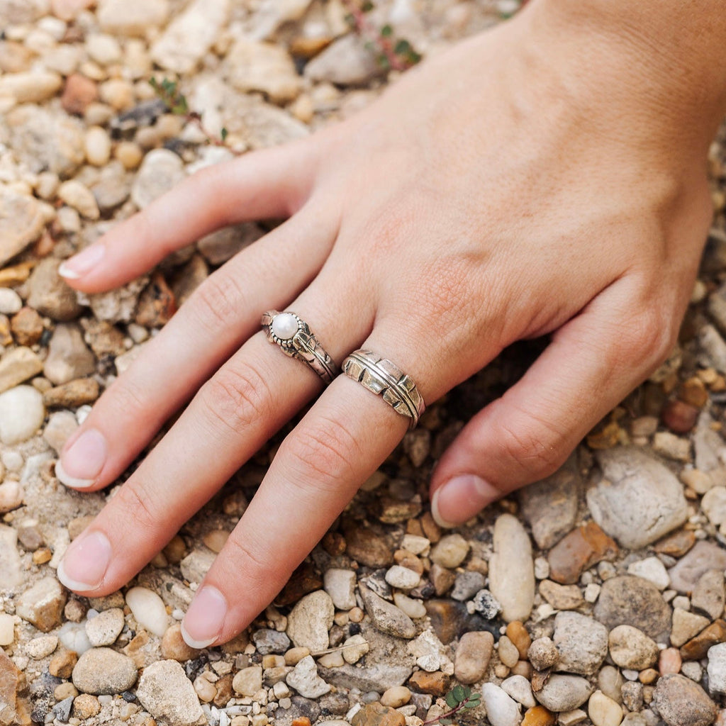 Banana Leaf Pearl Ring