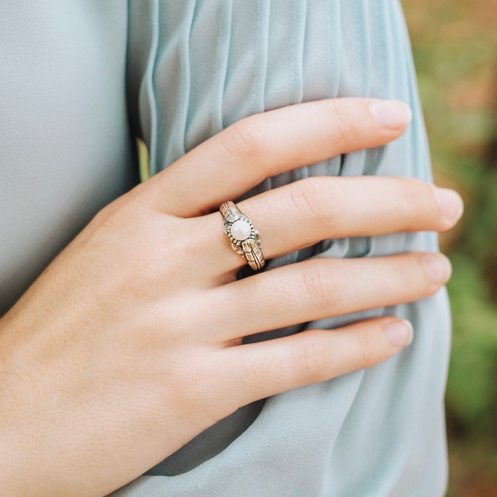 Banana Leaf Pearl Ring