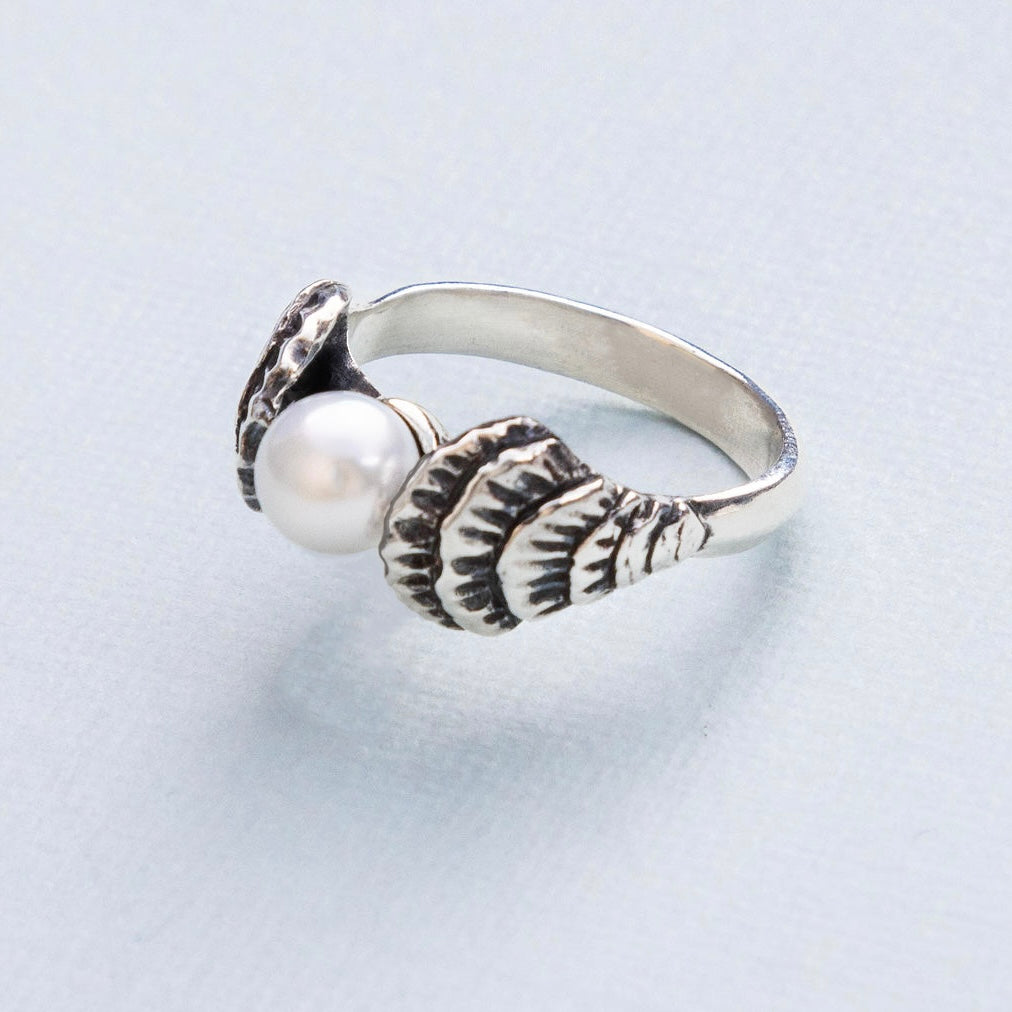 Peekaboo Oyster Pearl Ring