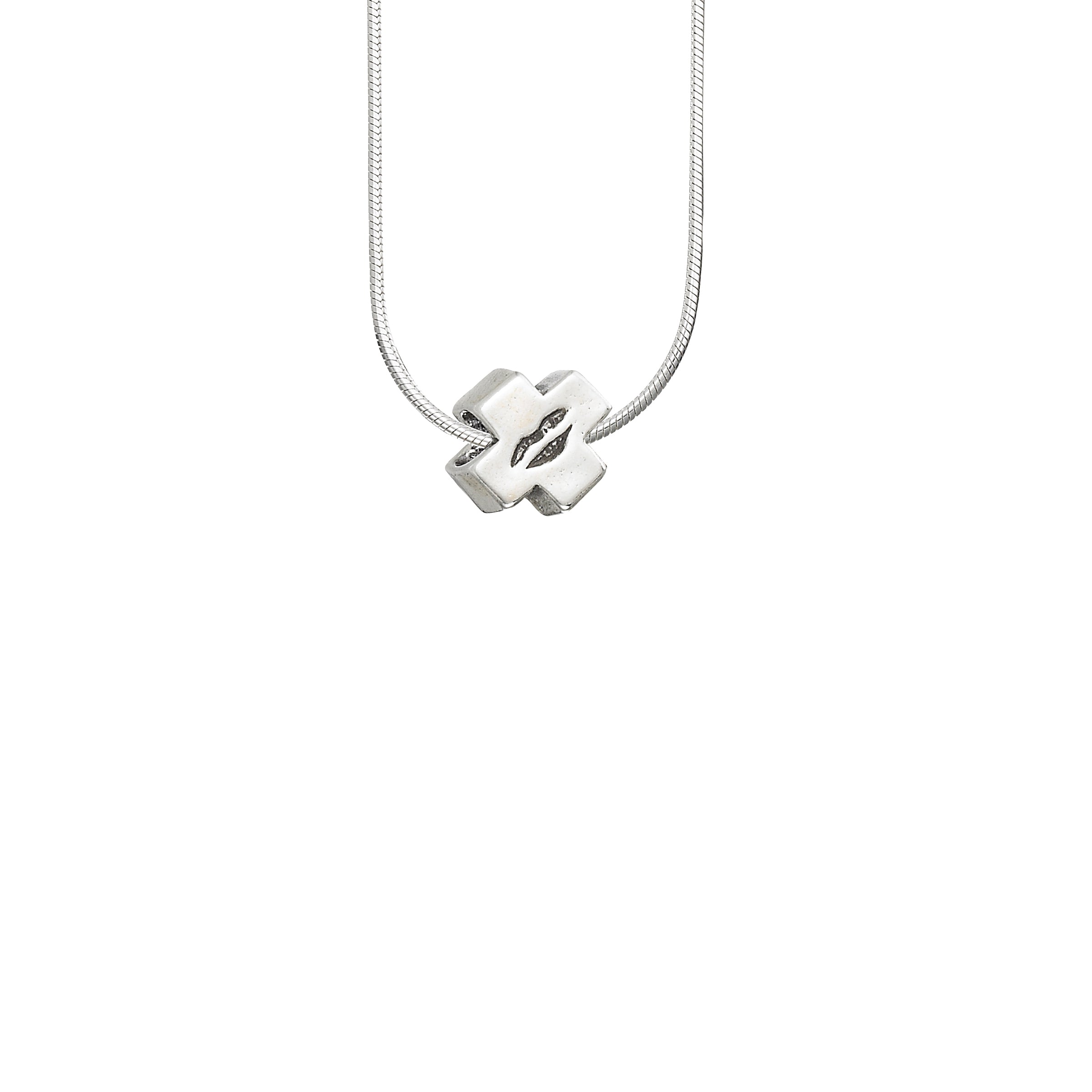 La Petite Kiss Pendant