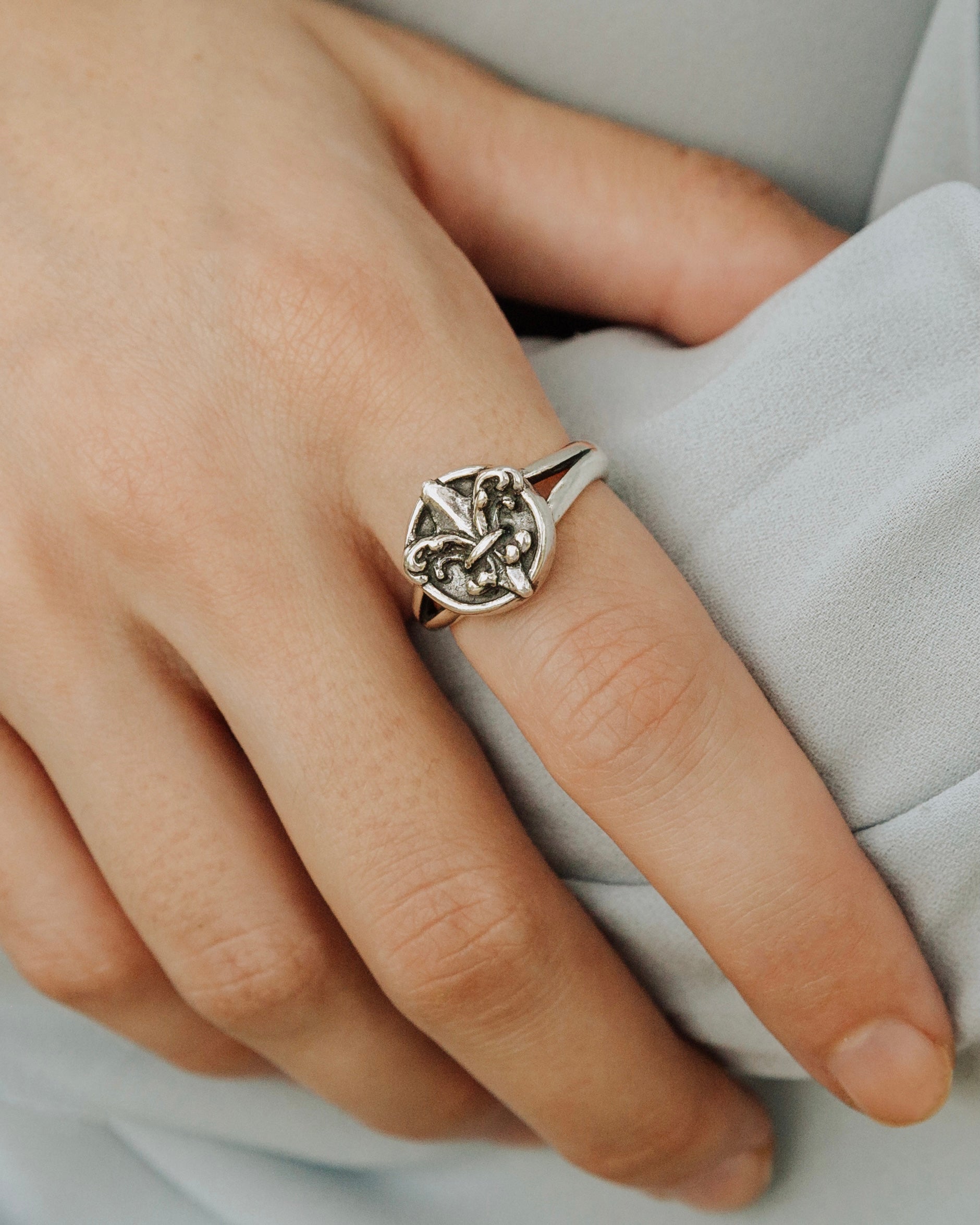 Water Lily Circle Ring
