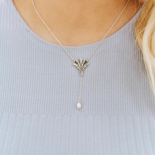 Banana Leaf Pearl Necklace