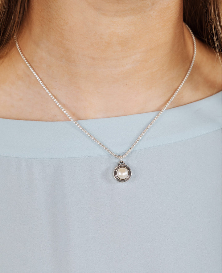 Deceaux Pearl Pendant