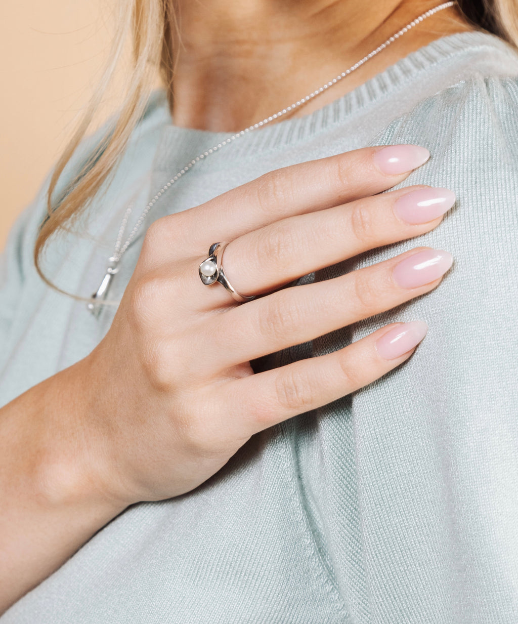 Calla Lily Pearl Ring