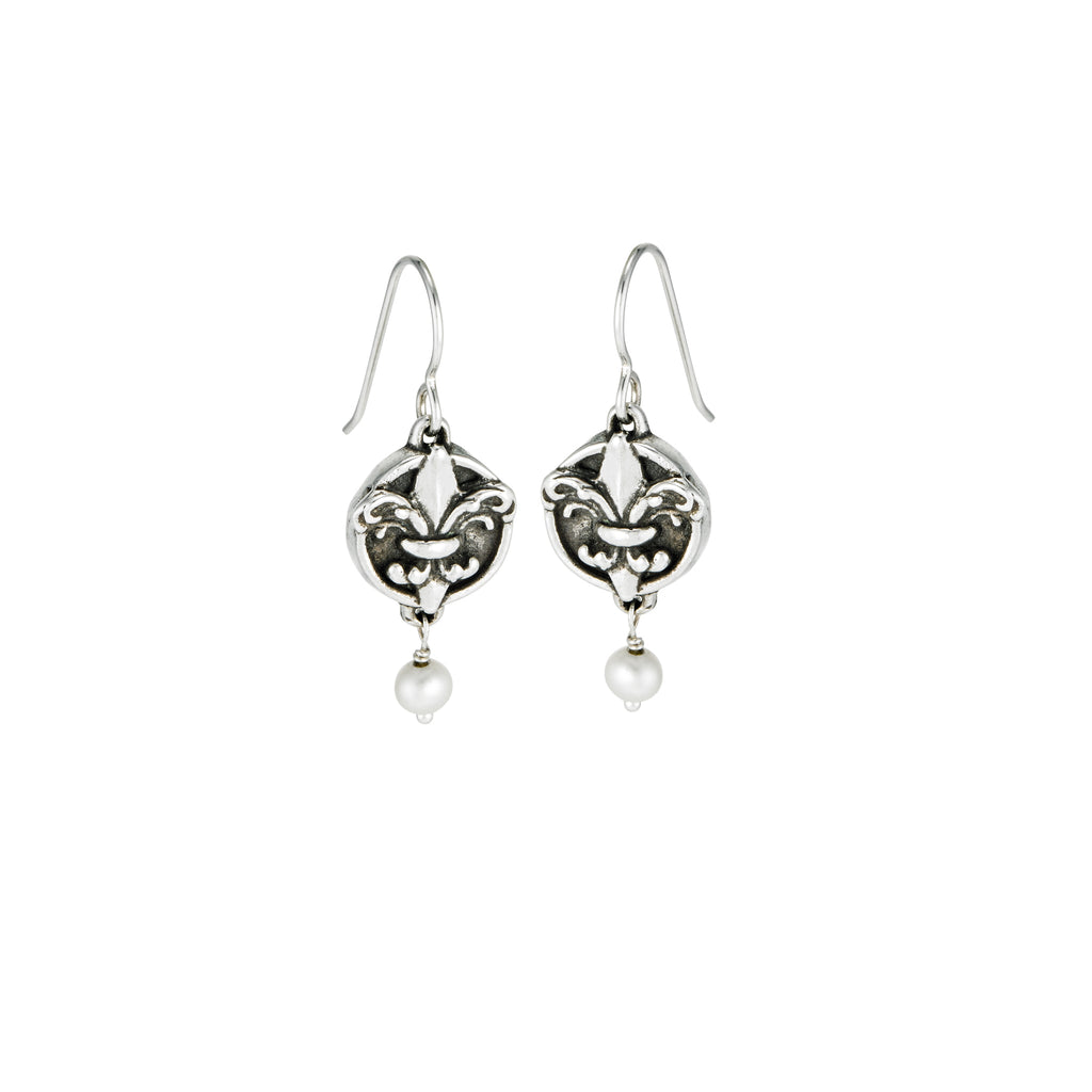 Water Lily Circle Pearl Earrings