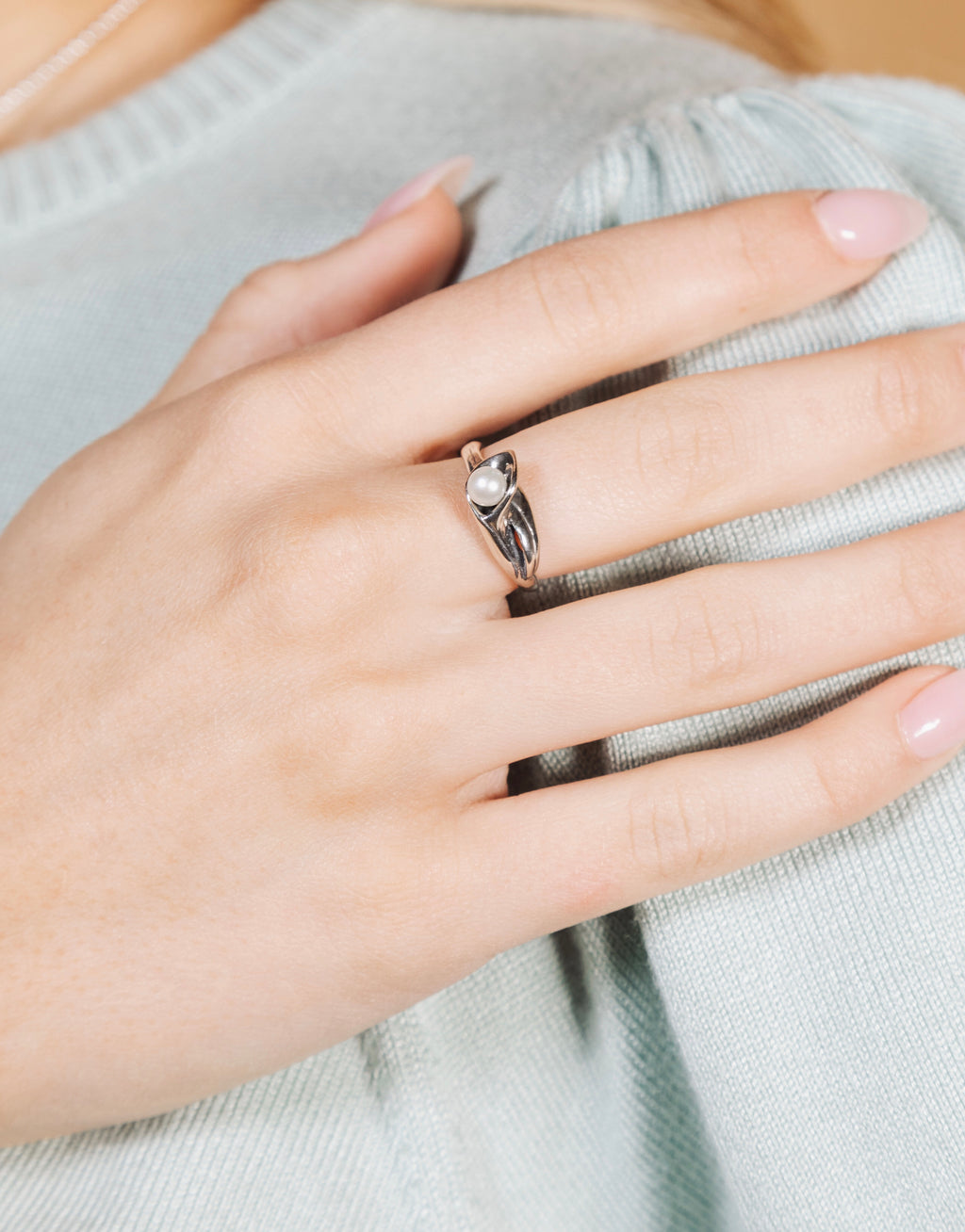 Calla Lily Pearl Ring