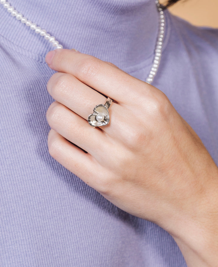 Oyster Heart Ring