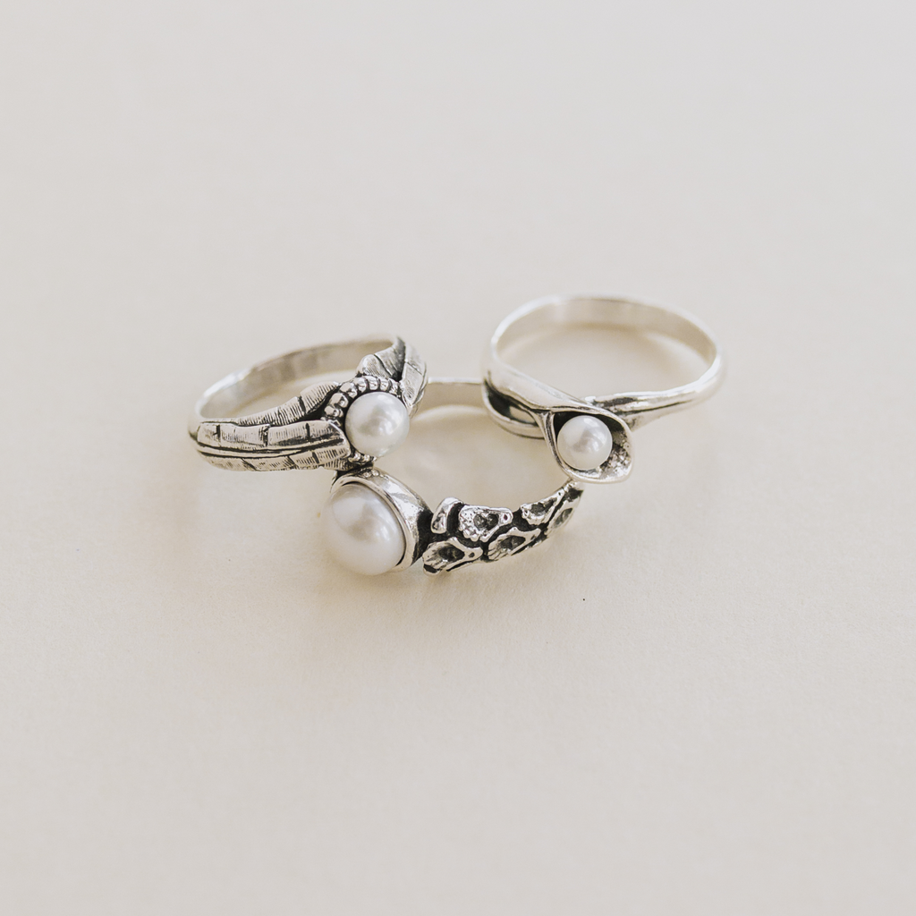 Banana Leaf Pearl Ring